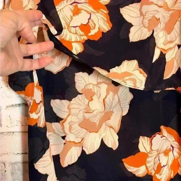 CAbi Blossom Floral top navy ,orange, And Cream sz Medium Tiered Layers - Picture 3 of 8